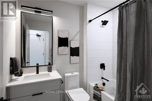 807 - 331 Cooper Street, Ottawa, ON - Indoor Photo Showing Bathroom