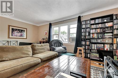 55 Glendale Avenue, Ottawa, ON - Indoor Photo Showing Living Room