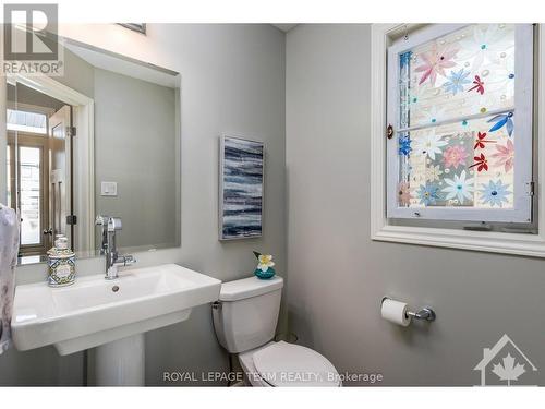 656 Parade Drive, Ottawa, ON - Indoor Photo Showing Bathroom