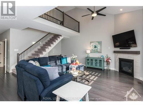 656 Parade Drive, Ottawa, ON - Indoor Photo Showing Living Room With Fireplace