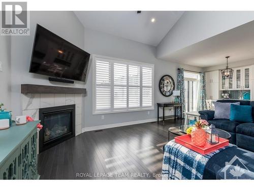 656 Parade Drive, Ottawa, ON - Indoor Photo Showing Living Room With Fireplace