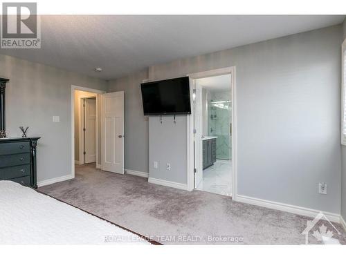 656 Parade Drive, Ottawa, ON - Indoor Photo Showing Bedroom