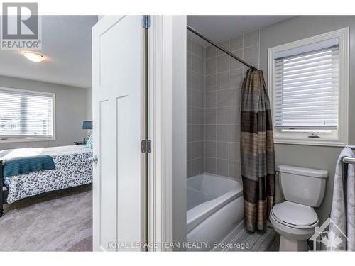 656 Parade Drive, Ottawa, ON - Indoor Photo Showing Bathroom