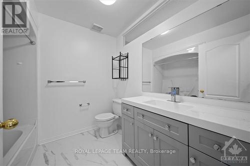 69 Carillon Street, Ottawa, ON - Indoor Photo Showing Bathroom