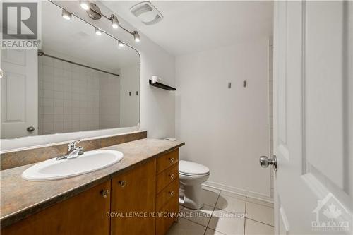 75 Strathaven, Ottawa, ON - Indoor Photo Showing Bathroom