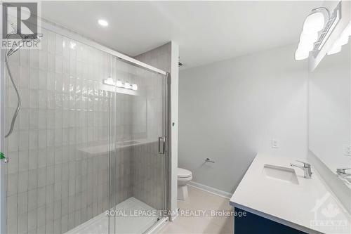 702 Fairline Row, Ottawa, ON - Indoor Photo Showing Bathroom