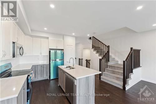 706 Fairline Row, Ottawa, ON - Indoor Photo Showing Kitchen With Double Sink With Upgraded Kitchen