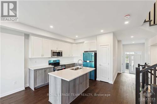 706 Fairline Row, Ottawa, ON - Indoor Photo Showing Kitchen With Double Sink