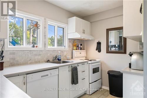 151 Granville Street, Ottawa, ON - Indoor Photo Showing Kitchen