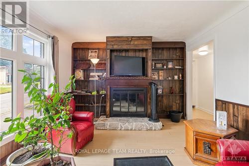 151 Granville Street, Ottawa, ON - Indoor Photo Showing Living Room With Fireplace