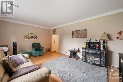 151 Granville Street, Ottawa, ON - Indoor Photo Showing Living Room