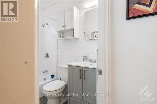 151 Granville Street, Ottawa, ON - Indoor Photo Showing Bathroom