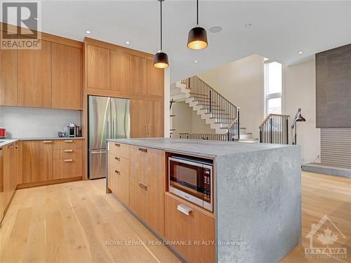 145 Mulvihill Avenue, Ottawa, ON - Indoor Photo Showing Kitchen