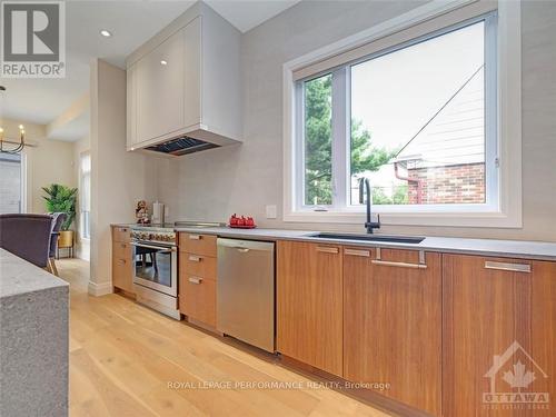 145 Mulvihill Avenue, Ottawa, ON - Indoor Photo Showing Kitchen