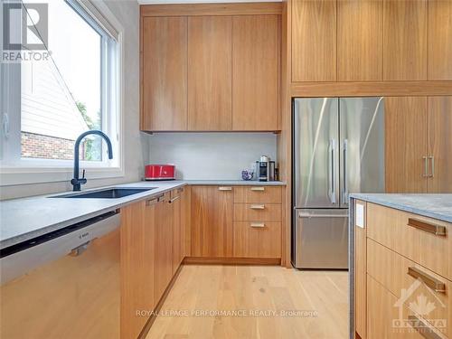 145 Mulvihill Avenue, Ottawa, ON - Indoor Photo Showing Kitchen