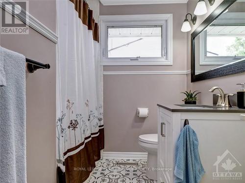 1347 Avenue S Avenue, Ottawa, ON - Indoor Photo Showing Bathroom