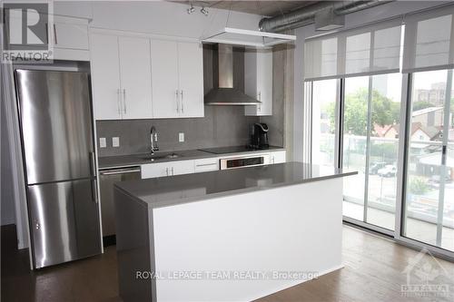 407 - 1000 Wellington Street W, Ottawa, ON - Indoor Photo Showing Kitchen With Upgraded Kitchen