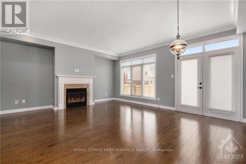 635 Whitecliffs Avenue, Ottawa, ON - Indoor Photo Showing Living Room With Fireplace