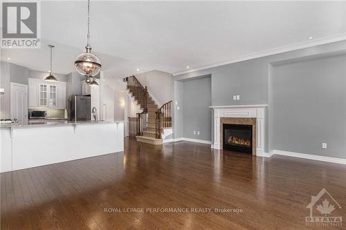 635 Whitecliffs Avenue, Ottawa, ON - Indoor With Fireplace