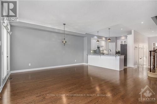 635 Whitecliffs Avenue, Ottawa, ON - Indoor