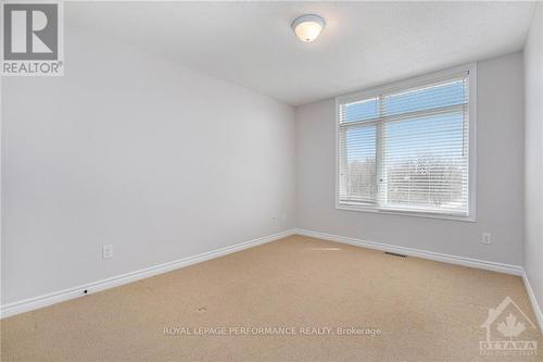 635 Whitecliffs Avenue, Ottawa, ON - Indoor Photo Showing Other Room