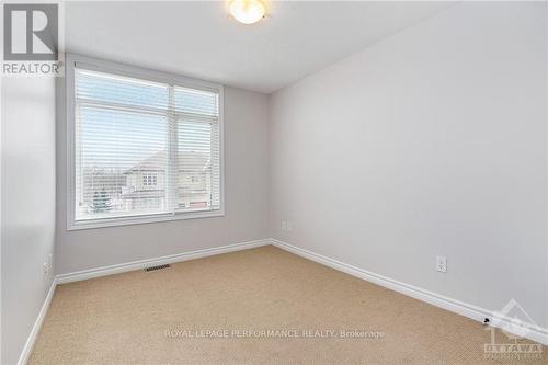 635 Whitecliffs Avenue, Ottawa, ON - Indoor Photo Showing Other Room