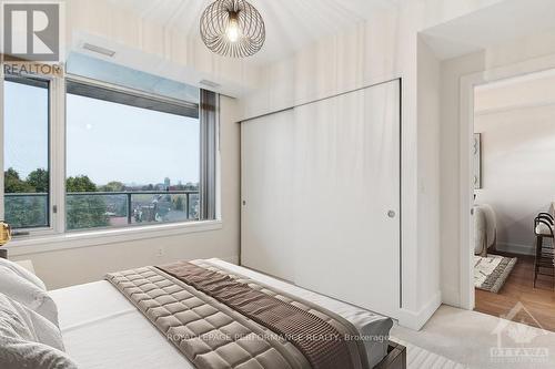 813 - 255 Bay Street, Ottawa, ON - Indoor Photo Showing Bedroom