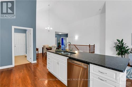 518 Golden Sedge Way, Ottawa, ON - Indoor Photo Showing Kitchen With Double Sink