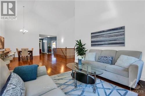 518 Golden Sedge Way, Ottawa, ON - Indoor Photo Showing Living Room