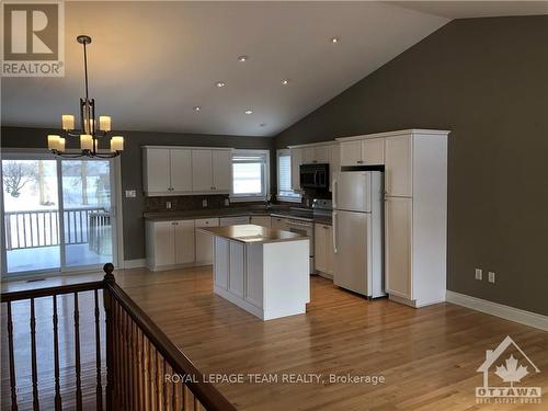 1840 County Road 2 Road, Edwardsburgh/Cardinal, ON - Indoor Photo Showing Kitchen