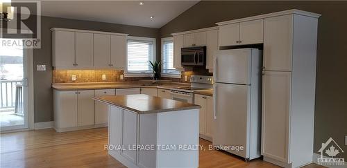 1840 County Road 2 Road, Edwardsburgh/Cardinal, ON - Indoor Photo Showing Kitchen