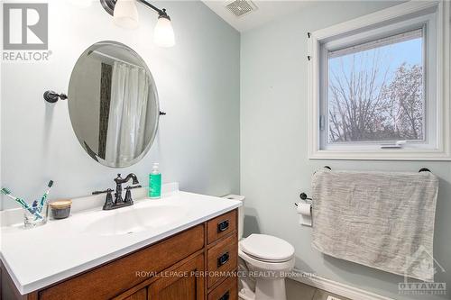 54 Lapointe Boulevard, Russell, ON - Indoor Photo Showing Bathroom