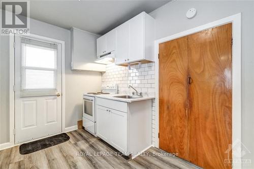 208 Bell Street, Arnprior, ON - Indoor Photo Showing Kitchen