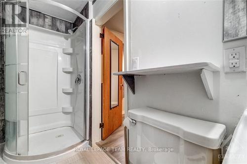 208 Bell Street, Arnprior, ON - Indoor Photo Showing Bathroom