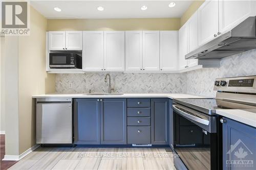 357 Hillsboro, Ottawa, ON - Indoor Photo Showing Kitchen