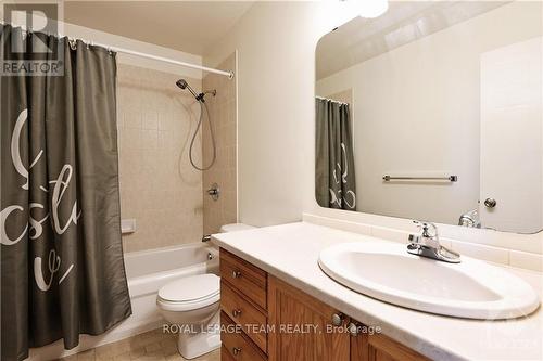 357 Hillsboro, Ottawa, ON - Indoor Photo Showing Bathroom