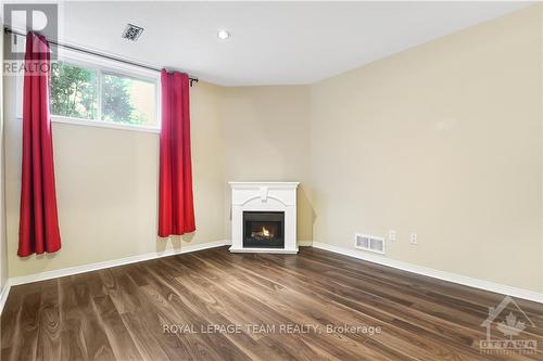 357 Hillsboro, Ottawa, ON - Indoor With Fireplace