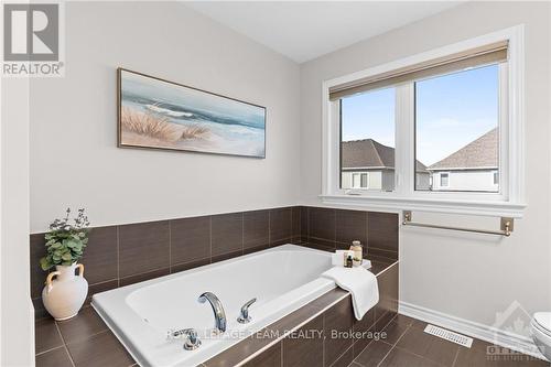 506 Egret Way, Ottawa, ON - Indoor Photo Showing Bathroom