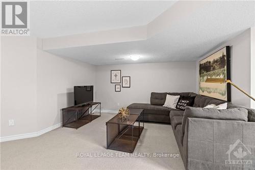 506 Egret Way, Ottawa, ON - Indoor Photo Showing Living Room