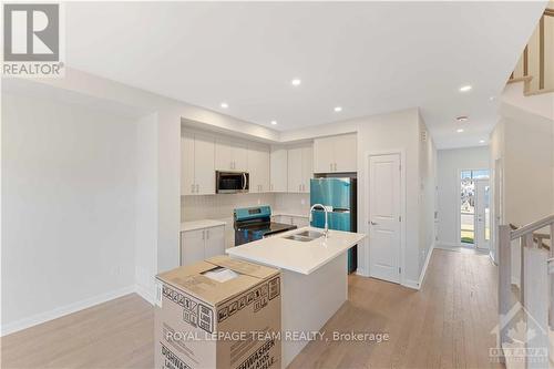 514 Bundoran Place, Ottawa, ON - Indoor Photo Showing Kitchen With Double Sink