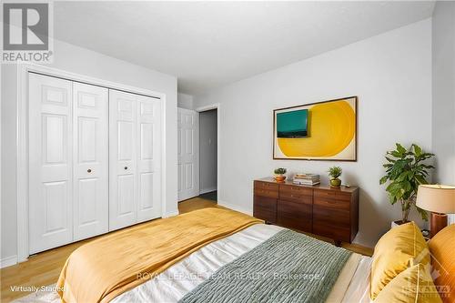 697 Oak Creek Road, Ottawa, ON - Indoor Photo Showing Bedroom