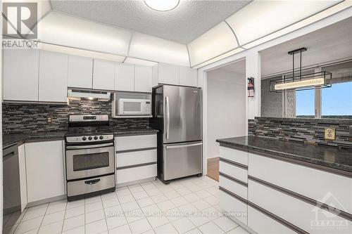 1901 - 1285 Cahill Drive, Ottawa, ON - Indoor Photo Showing Kitchen With Upgraded Kitchen