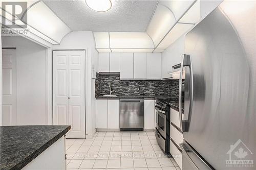 1901 - 1285 Cahill Drive, Ottawa, ON - Indoor Photo Showing Kitchen With Upgraded Kitchen