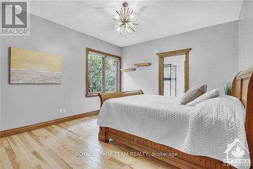 1465 Squire Drive, Ottawa, ON - Indoor Photo Showing Bedroom