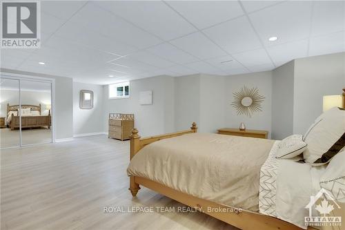 1465 Squire Drive, Ottawa, ON - Indoor Photo Showing Bedroom