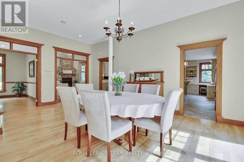 1465 Squire Drive, Ottawa, ON - Indoor Photo Showing Dining Room