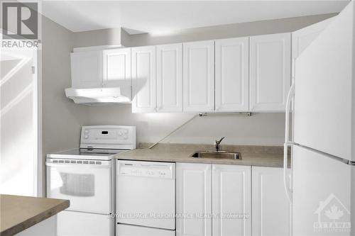 209 - 2625 Regina Street, Ottawa, ON - Indoor Photo Showing Kitchen