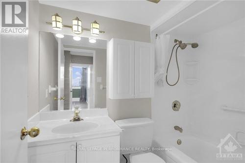 209 - 2625 Regina Street, Ottawa, ON - Indoor Photo Showing Bathroom