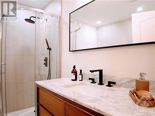 62 Viewmount Drive, Ottawa, ON - Indoor Photo Showing Bathroom