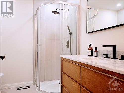 62 Viewmount Drive, Ottawa, ON - Indoor Photo Showing Bathroom